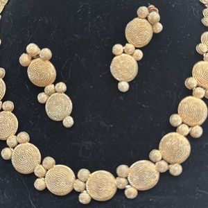 Elegant Gold Necklace and Earring Set